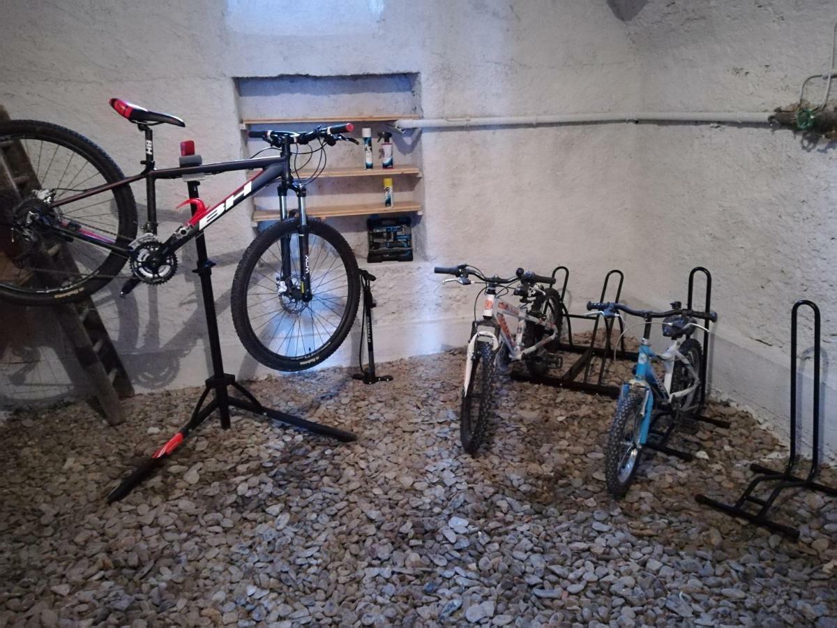 Confortevole Mansarda Di Montagna Poschiavo Eksteriør billede